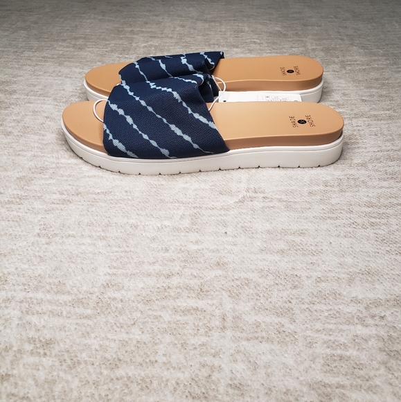 Size 8 Platform Slides - Picture 3 of 5